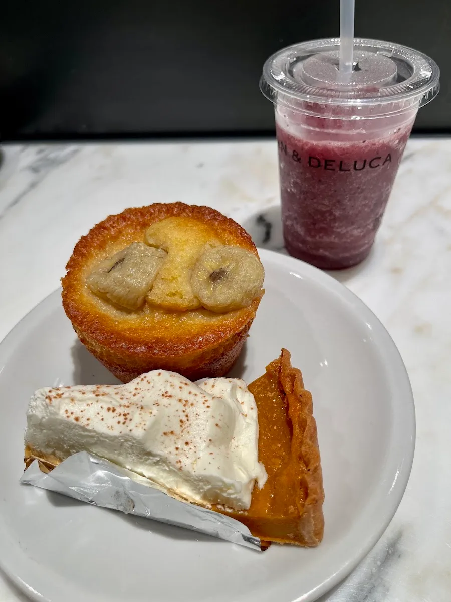 DEAN & DELUCA カフェ 日本橋高島屋 S.C. · 11