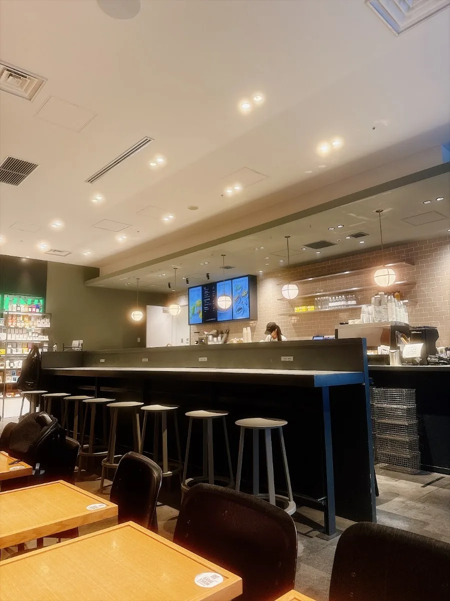 DEAN & DELUCA カフェ 日本橋高島屋 S.C. · 3